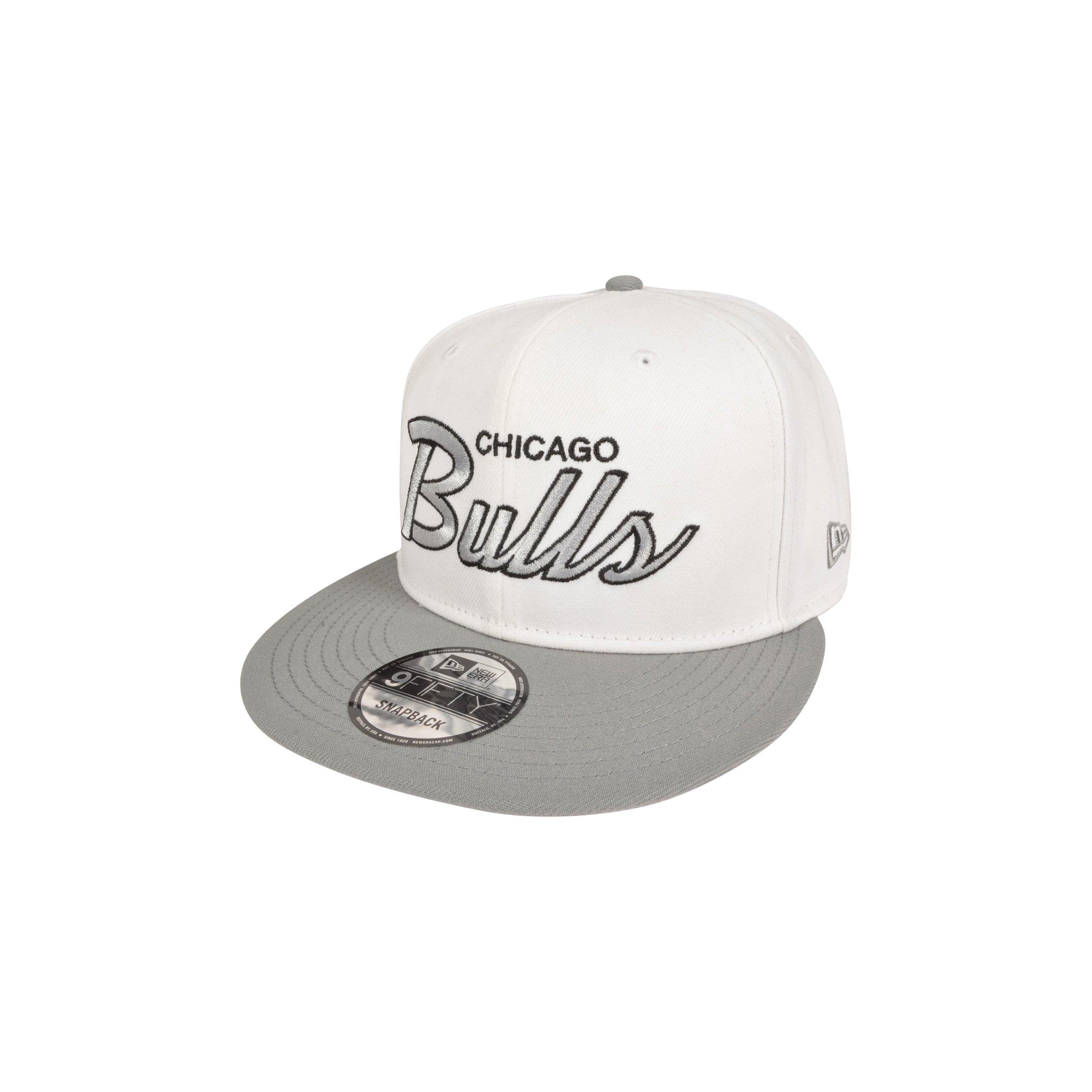 New Era Chicago Bulls 9FIFTY Script Snapback Hat - White/Grey - WHITE/GREY